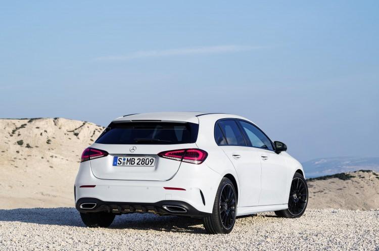 <p>Motor seçeneklerinde son olarak ülkemizde çok yüksek satış rakamlarına ulaşan 1.5 litrelik turboşarjlı dizel üniteye geliyoruz.</p>