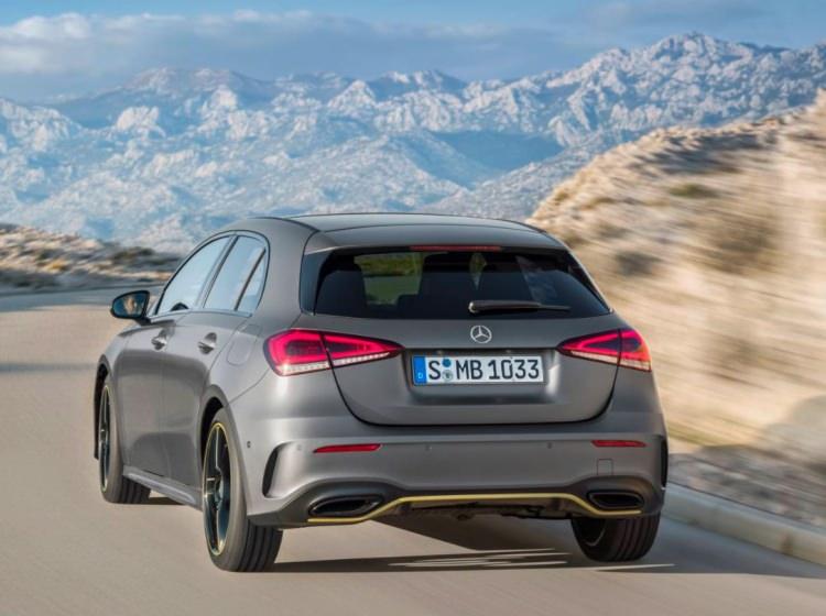 <p>Bu seçenekler arasında M 282 olarak kodlandırılmış olan 1.4 litrelik turboşarjlı 4 silindirli benzinli bir motoru görüyoruz.</p>

