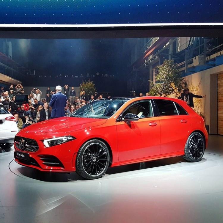<p>Mercedes bu motoru 7 ileri çift kavramalı otomatik şanzımanı veya 6 ileri manuel şanzımanı ile müşterilere sunmayı planlıyor.</p>