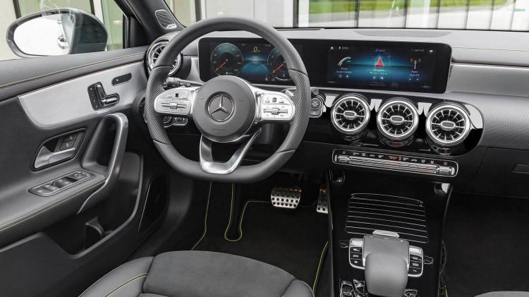 <p>A-Serisi bu yeni bilgi eğlence sistemini kullanan ilk Mercedes-Benz otomobili oluyor.</p>
