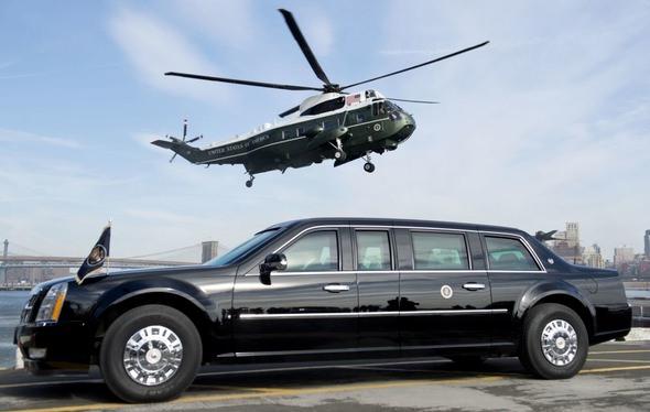 <p>Eski ABD Başkanı Barack Obama'nın kullandığı Cadillac One olarak isimlendirilen özel üretim başkanlık aracı, aynı zamanda "araba gibi görünen tank" ve "Canavar" isimleriyle de anılıyor. Patlamayan tekerleklerle donatılan ve biyokimyasal saldırılara karşı koruma sağlayan aracın bagajında da dönemin başkanına uygun kanı barındıran mobil bir kan bankası bulunuyor.</p>
<p> </p>