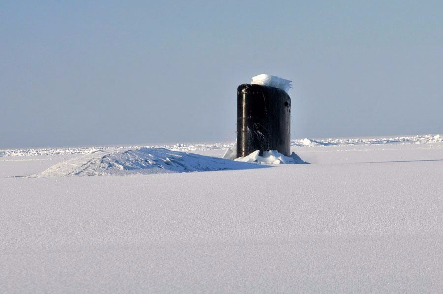 <p>İşte buzu kırarak yüzeye çıkan denizaltının inanılmaz görüntüleri....</p>
