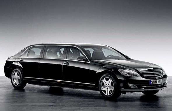 <p>Mercedes- Benz Pullman S600</p>