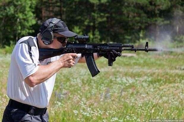 <p>Bir AK-74M versiyonu olduğu için temel olarak 5.45x39mm Soviet mühimmatı üzerine dizayn edildi.</p>
<p> </p>
<ul>
</ul>
