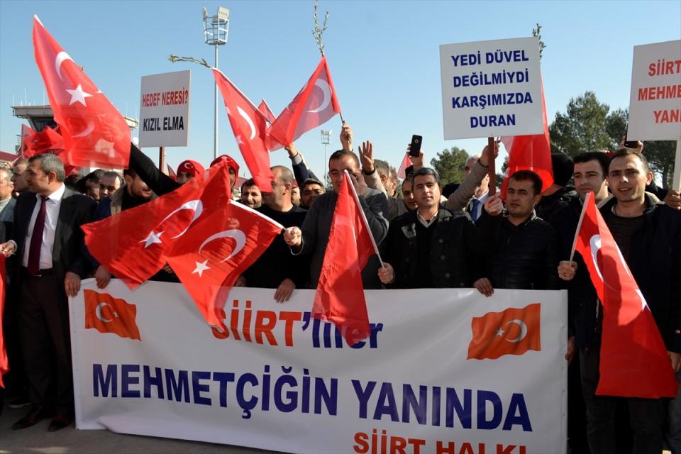 <p>Türkiye Cumhuriyeti Devleti'nin her zaman mağdur ve mazlumların yanında yer aldığına işaret eden Atik, ülkenin kimsesizlerin kimi olmayı bildiğini, mazlumların da daima sığınabileceği bir liman olduğunu vurguladı.</p>
<p> </p>