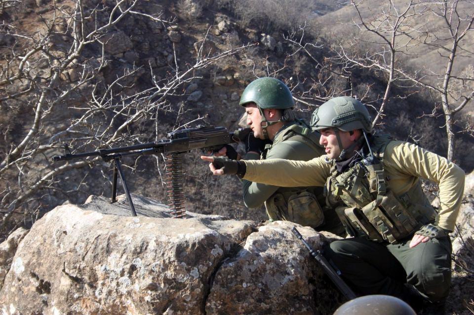 <p>Van İl Jandarma Komutanlığı ekiplerince teröristlerin kış üslenme alanlarına yönelik düzenlenen operasyonda 4 adet sığınak tespit edildi.</p>