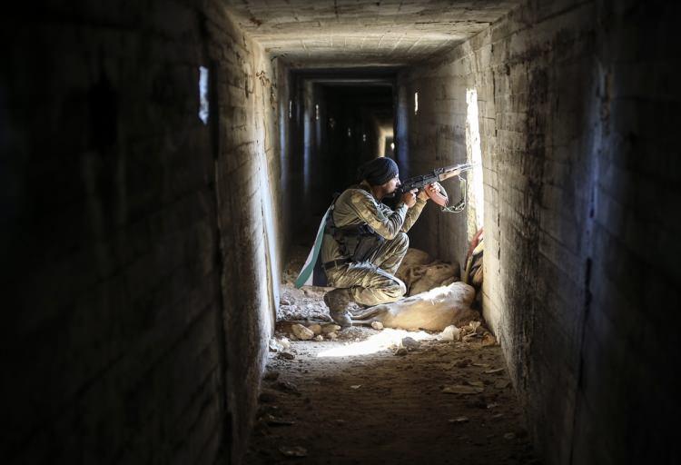 <p>Türk Silahlı Kuvvetleri (TSK) ve Özgür Suriye Ordusu (ÖSO) unsurlarının Afrin'de terör örgütü PYD/PKK'dan temizlediği Sirgaya Tepesi'nin birbirleriyle bağlantılı beton tünellerle çevrili olduğu görüldü.</p>
