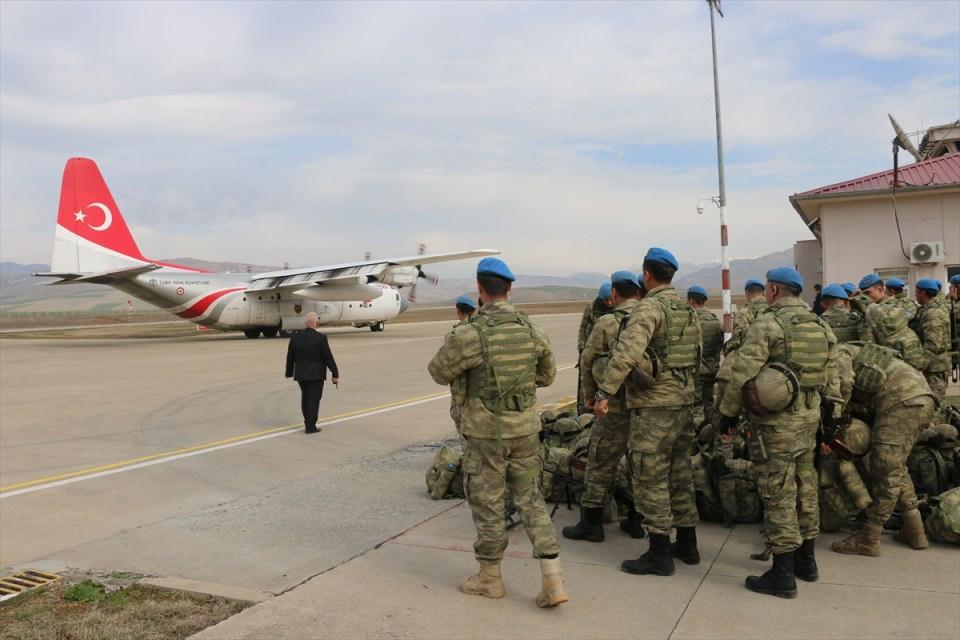 <p><strong>"Her şey vatan ve millet için"</strong></p>

<p>Komandolar ise ise vatan ve millet için harekata katıldıklarını belirterek, "Heyecanlı ve gururluyuz. </p>
