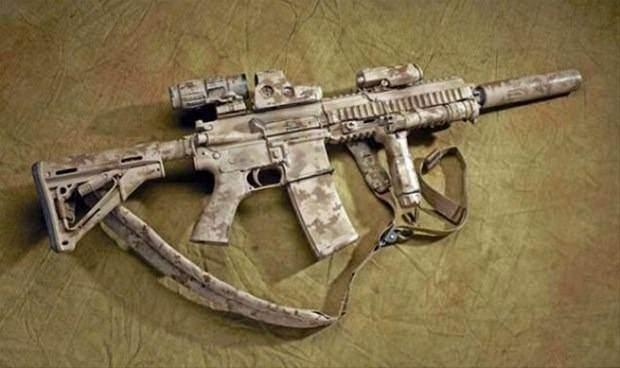<p>Bunun üzerine Heckler & Koch silahın adını HK416 (rakip olduğu M4 ve M16'ya bir gönderme) olarak değiştirdi.</p>