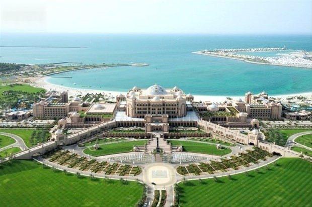 <p><strong>EMIRATES PALACE (2005) - BAE</strong></p>

<p>3 MİLYAR DOLAR</p>
