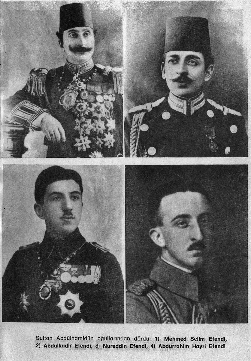 <p>II. Abdülhamid'in oğulları. Mehmed Selim Efendi; Abdülkadir Efendi; Nureddin Efendi; Abdürrahim Hayri Efendi.</p>
<p> </p>