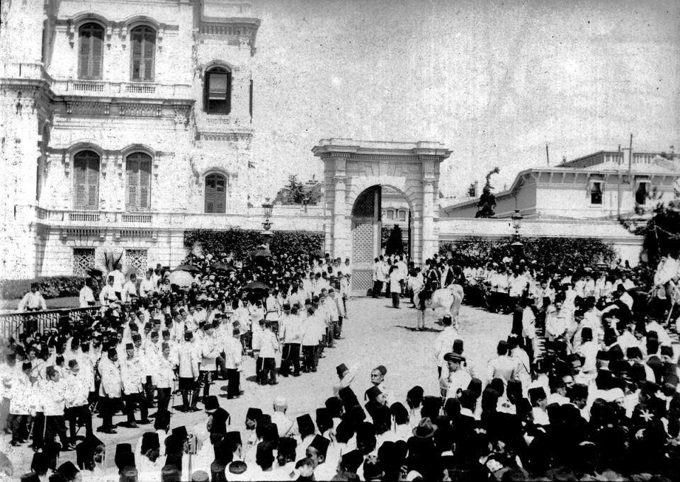 <p> II. Abdülhamid Yıldız Sarayı'nda Cuma selamlığında</p>