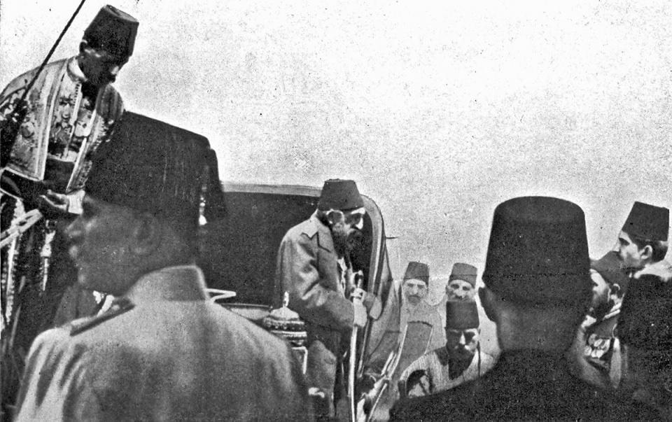 <p>II. Abdülhamid Yıldız Sarayı'nda Cuma selamlığında</p>