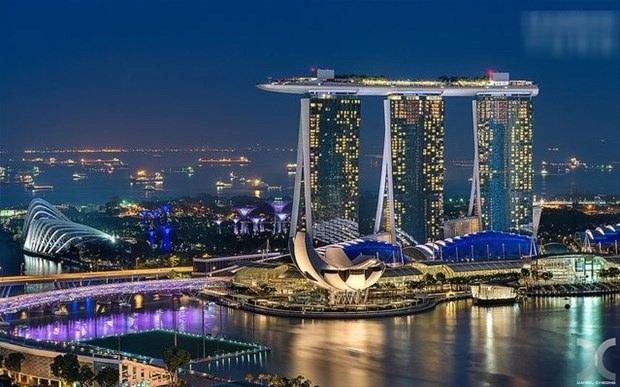 <p><strong>MARINA BAY SANDS (2011) - SİNGAPUR</strong></p>

<p>5.5 MİLYAR DOLAR</p>
