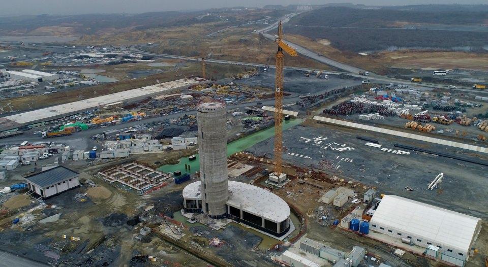 <p>3’üncü havalimanının ana kulesi olan Lale figürlü tasarımı ile 2016 Mimarlık ödülüne layık görülen kuleye yardım etmek amacıyla havalimanında 2. yardımcı kule olacak. </p>
