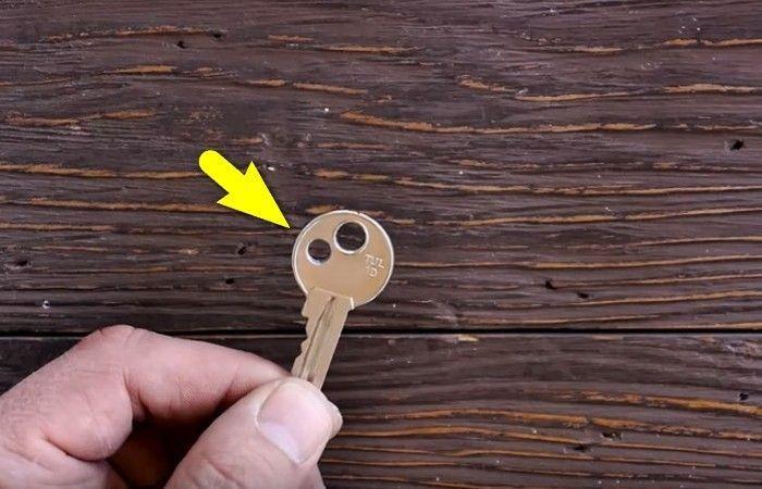 <p>Anahtara bu açıdan bir delik daha açılırsa ne olur? Tahmin edebildiniz mi? </p>
