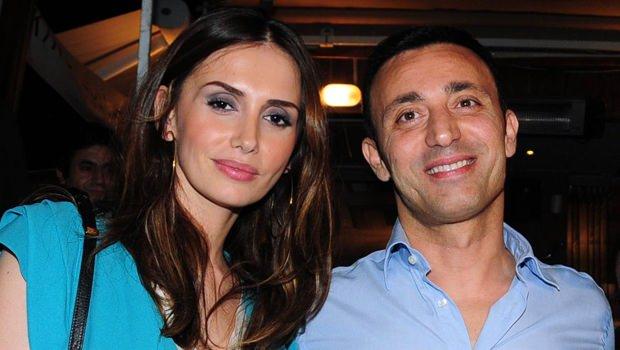 <p>Bir süredir boşanacakları konuşulan Mustafa- Emina Sandal çiftinin, iki haftaya kalmadan boşanacağı iddia ediliyor.</p>
