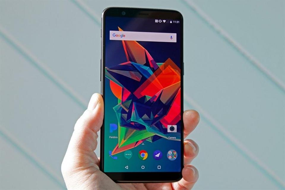 <p><strong>OnePlus 5T</strong><br />
1.68W</p>
