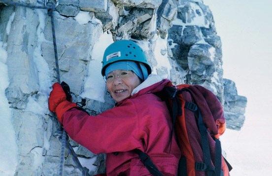 <p><strong>Junko Tabei- Seyyah </strong></p>

<p>O Everest'e tırmanan ilk kadın. Sadece bununla da kalmayan Tabei dünyanın yedi zirvesine tırmanan ilk kadın unvanını almaya da hak kazandı. Bu cesur kadın, 2016 yılında yaşamını yitirdi. </p>

