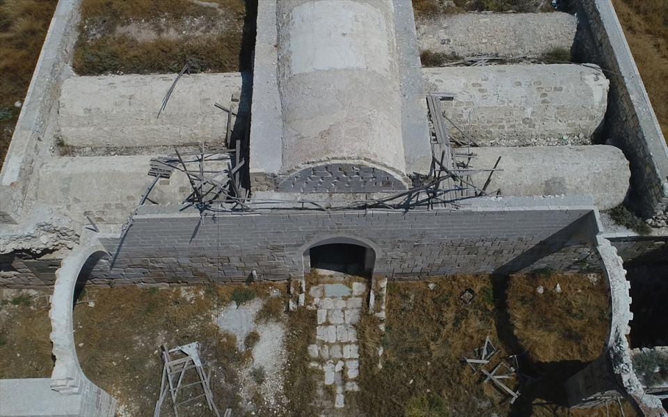 <p>Aynı zamanda, Konya'nın Karapınar ilçesinde irili ufaklı yüzlerce obruğun bulunduğu bölgede yer alan hanın, bu obrukları daha fazla yerli ve yabancı turistin ziyaret etmesini sağlayabileceğine işaret ediliyor.</p>
<p> </p>