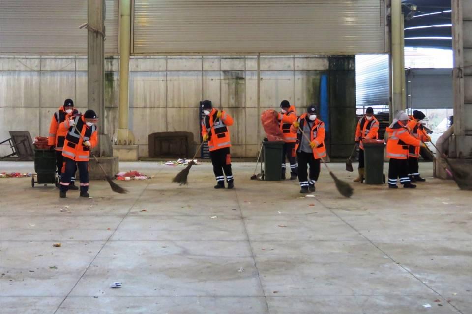 <p>Lüleburgaz Belediyesi'nde sürekli işçi kadrosuna geçiş başvuruları kabul edilen 157 temizlik işçisi uygulamalı sınava tabi tutuldu.</p>
