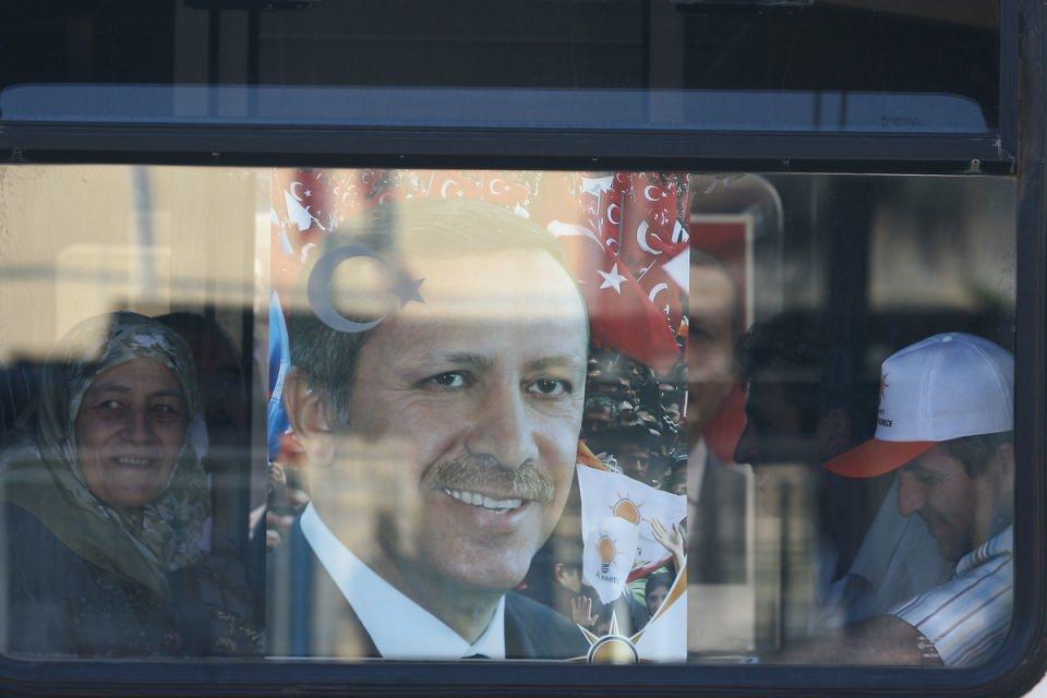 <p>26 Şubat günü doğan Cumhurbaşkanı Erdoğan'ın bugün doğum günü. 1954 Kasımpaşa doğumlu Cumhurbaşkanı Erdoğan bugün 64 yaşına bastı. Görmediğiniz çok özel kareleriyle Cumhurbaşkanı Erdoğan...</p>
