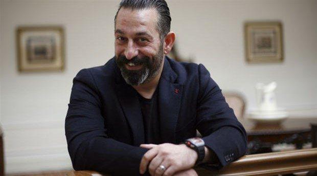 <p>Bu davette filmin detaylarının konuşulduğu ise sonradan ortaya çıktı. Yılmaz, filminin hem senaristi hem de yapımcısı olacak.</p>