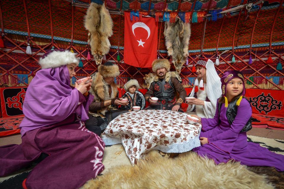 <p>Otağı bir turizm markası haline getirmeyi amaçlıyoruz. Bu bizim öz değerimizi anlatan bir kültür, bunun içinde insanımızda gereken özeni gösteriyor." diye konuştu.</p>
