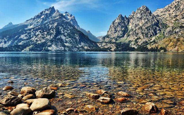 <p><strong>8. Jenny Gölü - Wyoming</strong></p>

<p>Jenny Gölü, birçok yürüyüş parkuru, doğal tekne gezintileri ve Teton Range'in en yüksek doruklarına çıkan önemli tırmanma rotalarına hızlı erişim ile Grand Teton Milli Parkı'nda önemli bir odak noktasıdır.</p>
