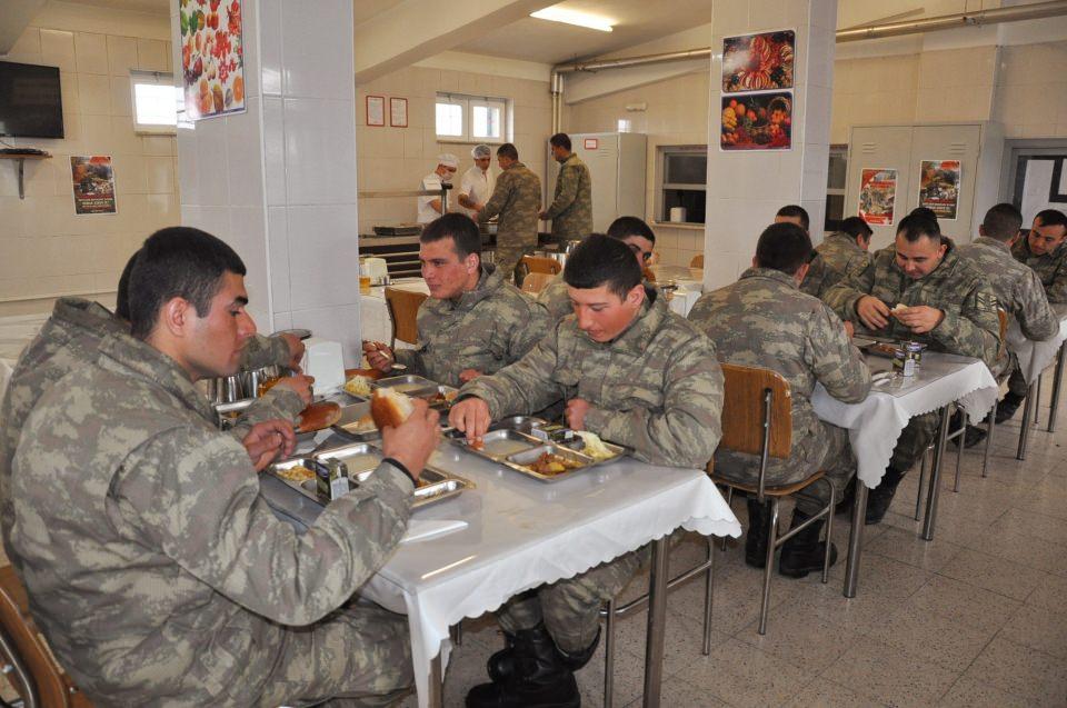 <p>Arazi taraması yaptılar<br />
Türkiye ve Ermenistan’ı ayıran Arpaçay Nehrinin Ermenistan’a sınır noktasına intikal eden emniyet ve gözetleme timleri, yaklaşık 10 kilometrelik bir alanda arazi taraması yaptı. </p>