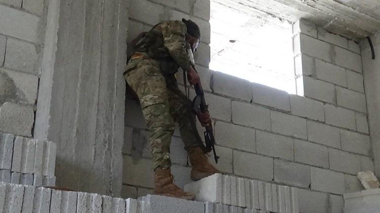<p><strong>BİR SÜRE HASTANEDE YATTI</strong></p>

<p> </p>

<p>Bu sırada Mustafa Kemal, böbrek sancıları nedeniyle rahatsızlanınca bir süre hastanede yattı ancak savunmaya yönelik toplantılarını sürdürdü.</p>
