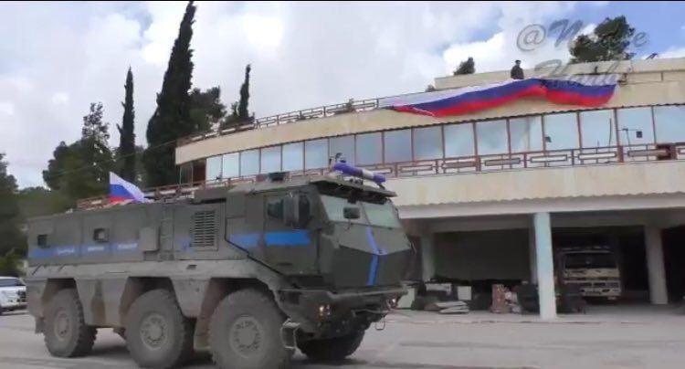 <p>Afrin'in kuzeyindeki Kefr Cenne bölgesinde bulunan ve Rusların YPG'ye bıraktığı karargah vuruldu.</p>