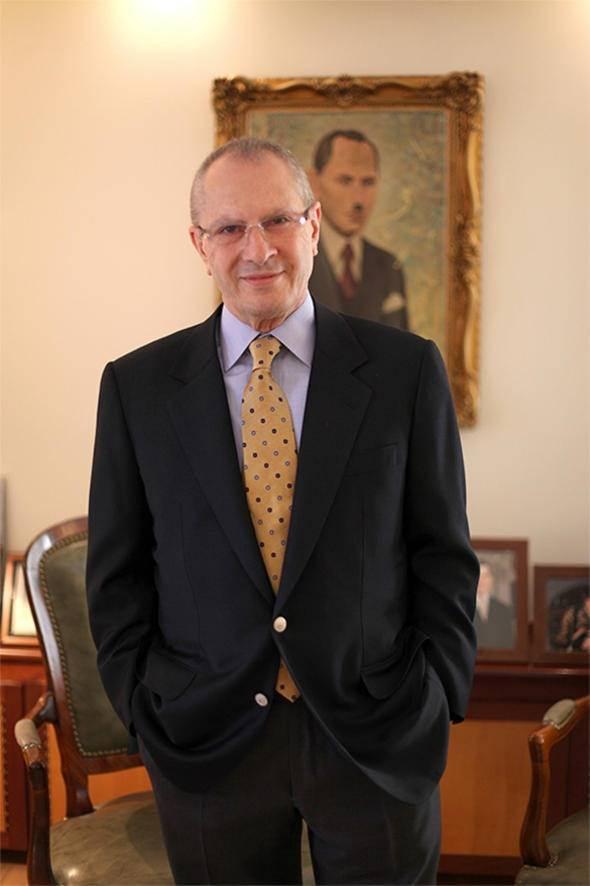 <p>Mehmet Oğuz Çarmıklı-750 milyon dolar</p>

<p> </p>
