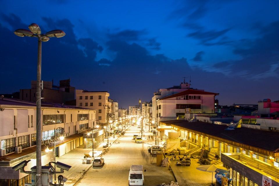<p>Mağdur binlerce aileye Başbakanlık'tan gönderilen ödeneğin yanı sıra Diyarbakır Valiliği Sosyal Yardımlaşma ve Dayanışma Vakfı tarafından da yardım yapıldı.</p>

<p> </p>

