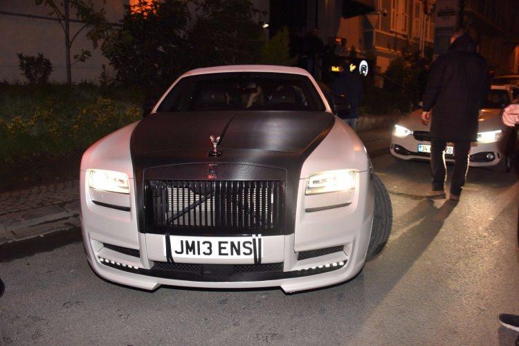 <p><strong>Jeremain Lens</strong></p>

<p>Rolls Royce- 4 milyon TL</p>
