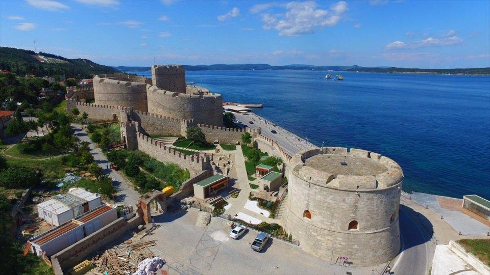 <p><strong>"Türkiye'nin ilk kale müzesi olacak"</strong></p>
<p>Kaşdemir, tarihi kalenin bölge turizmine olumlu katkı yapacağını belirterek, şunları kaydetti:</p>