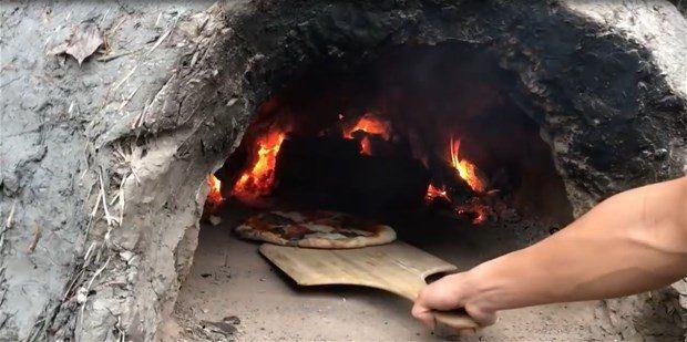 <div>Kendi fırınını yaptıktan sonra pizzayı pişiren Winston Hacket takipçilerini şaşırttı.</div>

<div> </div>
