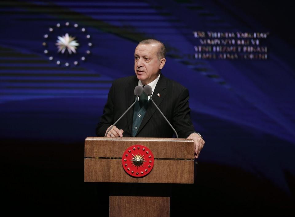 <p>Cumhurbaşkanı ve AK Parti Genel Başkanı Recep Tayyip Erdoğan, Beştepe Millet Kültür ve Kongre Merkezi'nde düzenlenen 150. Yılında Yargıtay Sempozyumu ve Yeni Yargıtay Binası Temel Atma Töreni'ne katılarak konuşma yaptı.</p>

<p> </p>
