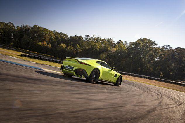 <p>Aston Martin Vantage V8</p>
