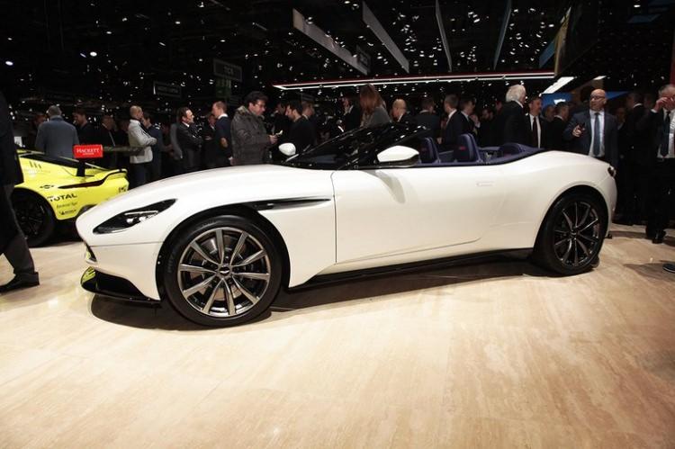 <p>ASTON MARTIN - DB11 Volante</p>
