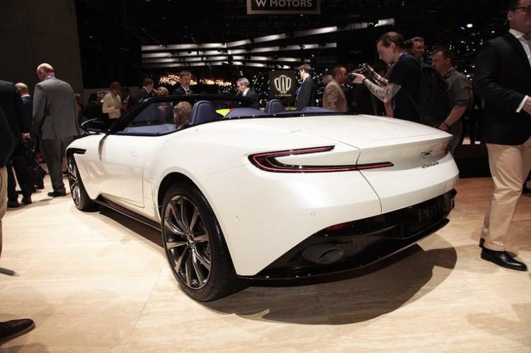 <p>ASTON MARTIN - DB11 Volante</p>
