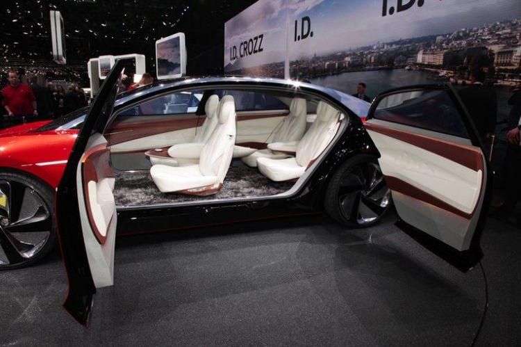 <p>VOLKSWAGEN - I.D. VIZZION</p>
