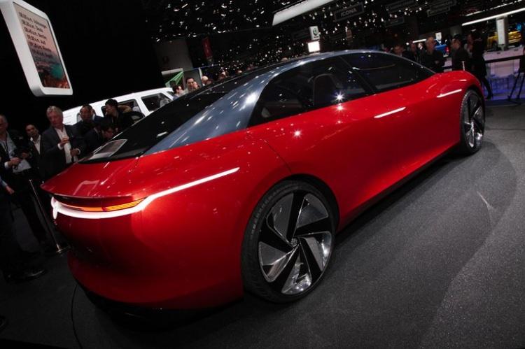 <p>VOLKSWAGEN - I.D. VIZZION</p>
