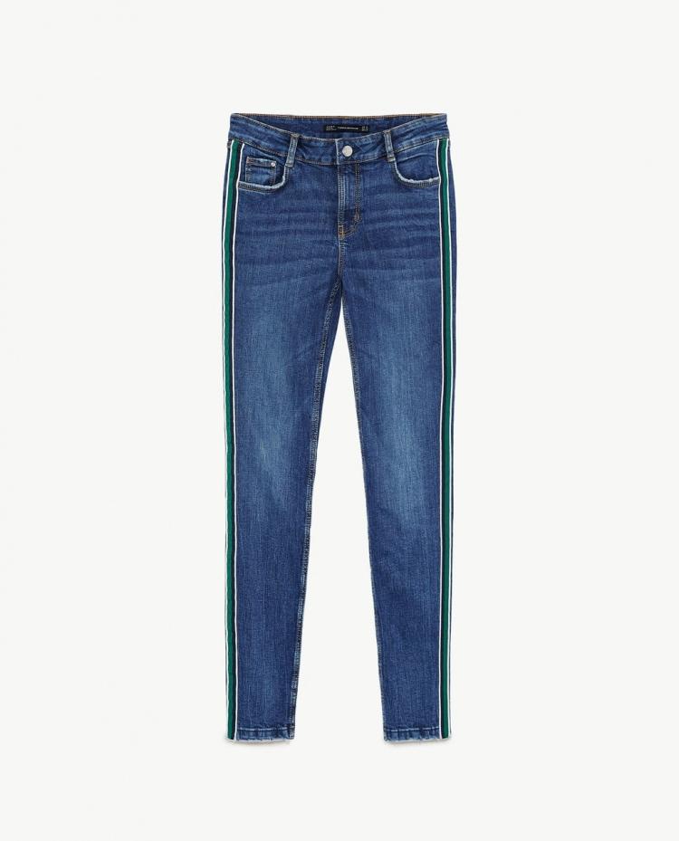 <p><strong>6- ZARA - YANLARI ŞERİTLİ POWER STREÇ JEAN</strong></p>

<p>139,95 TL</p>
