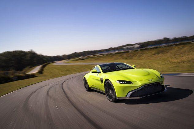 <p>Aston Martin Vantage V8</p>
