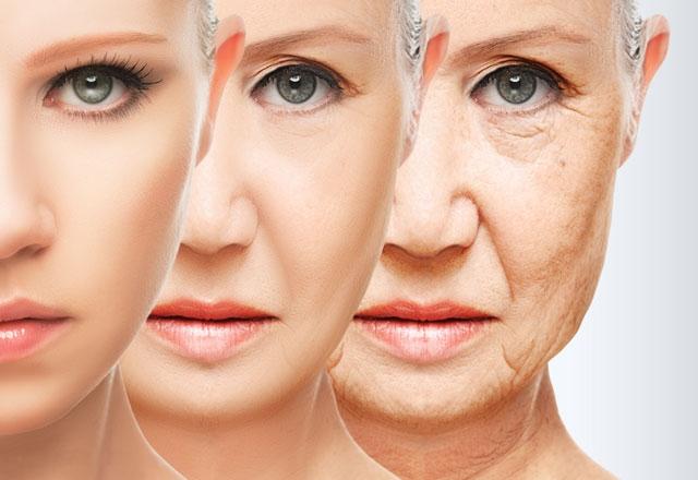 <p>İlerleyen yaşın getirdiği belirli bölgelerde oluşan kırışıklara içinde anti- aging bulunan ürünler kullanarak zamanla azalmasını sağlayabilirsiniz. Sizler için kırışıklıklara en etkili maskeleri araştırdık.</p>

<p><strong>İşte kırışıklık karşıtı 10 maske…</strong></p>
