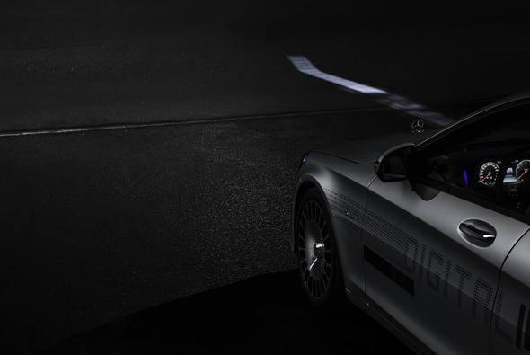 <p>Mercedes&rsquo;in ardından otomotiv sekt&ouml;r&uuml;n&uuml;n diğer &ouml;nemli markalarının da benzer far teknolojileri sunması bekleniyor.</p>
