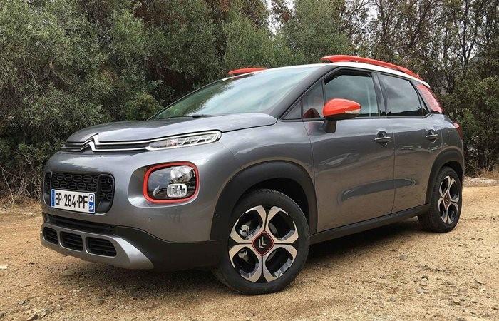 <p>Citroen - Citroen, mart ayında 40 bin liraya 20 ay yüzde 0,79 faiz kampanyası hazırladı. Kampanya, 2017 model yılına ait yeni C3, yeni C3 Aircross, C4 Cactus, C-Elysee, C4 Picasso, Grand C4 Picasso, Berlingo Combi ve Berlingo Panelvan model araçlarda geçerli olacak.</p>
