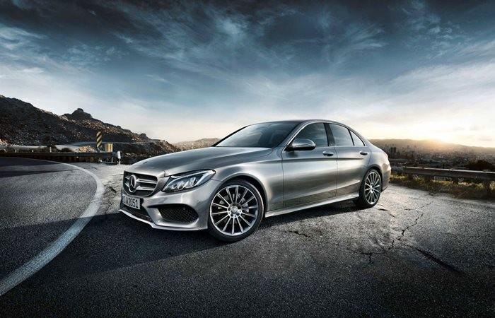 <p>Mercedes-Benz - Mart ayında 2017 model Mercedes-Benz C-Serisi Sedan, Estate, Coupe, Cabriolet ve SLC model otomobiller için Mercedes-Benz Kasko tercih edilmesi durumunda 170 bin liraya kadar kredi için 36 ay kadar vade ve yüzde 0,59 faiz oranından yararlanılabiliyor.</p>