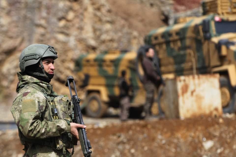 <p>Terör örgütü PKK'ya yönelik yurt içi ve dışında operasyonlarını hız kesmeden sürdüren güvenlik güçleri, vatandaşların huzur ve güvenliği için çalışmalarına devam ediyor. </p>

<p> </p>
